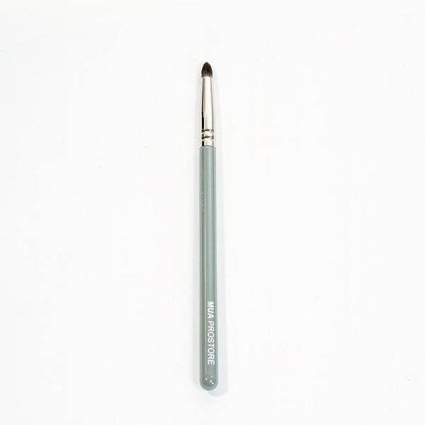 M17. MUA Precision Detail Brush