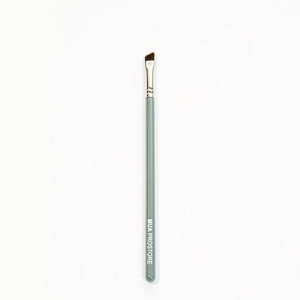M19. MUA Classic Eyeliner Brush