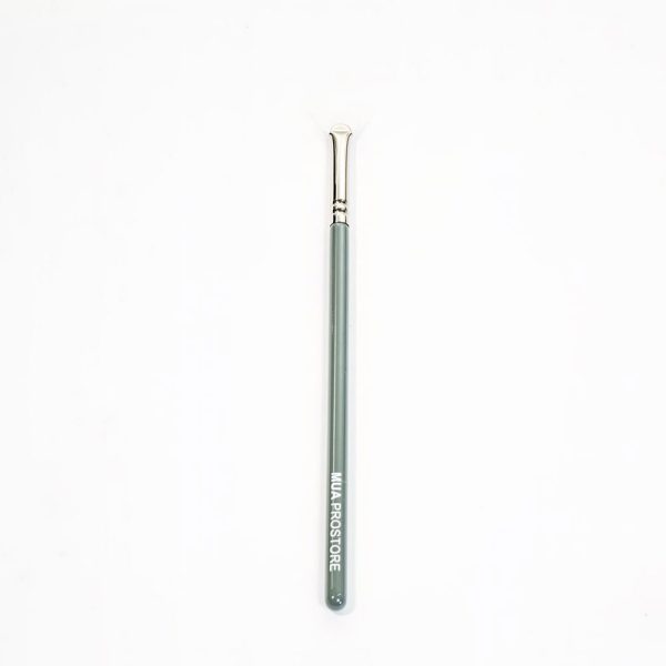 M20. MUA Groomed Lash Brush
