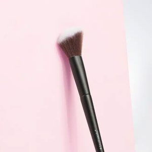 No.26 Angled Contour Brush